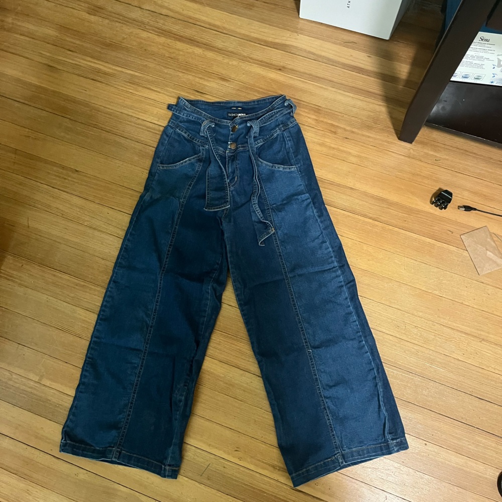 FASHION NOVA wide leg pants size small